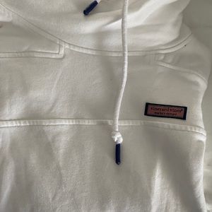 Vineyard Vines Pullover Size M.